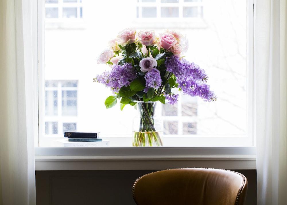 The Academy - Small Luxury Hotels Of The World London Luaran gambar A bouquet of flowers