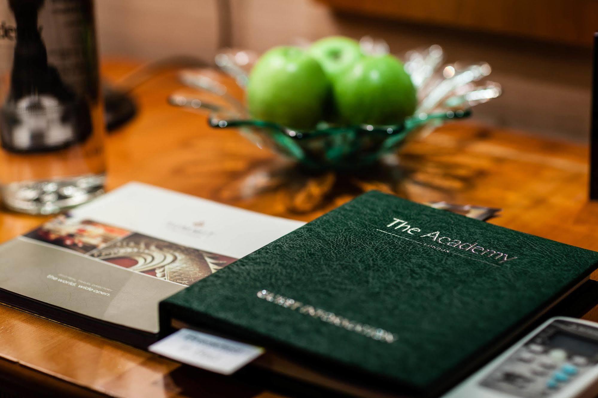The Academy - Small Luxury Hotels Of The World London Luaran gambar The Academy's guest book