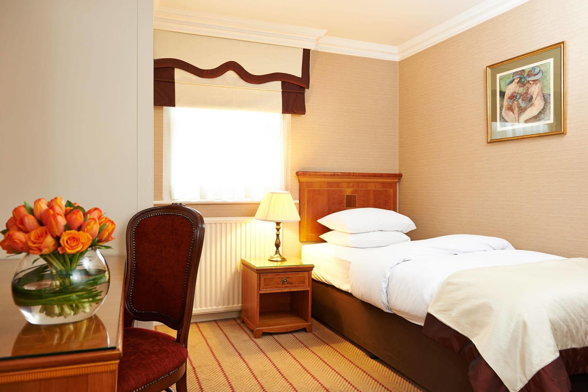The Academy - Small Luxury Hotels Of The World London Luaran gambar A single room