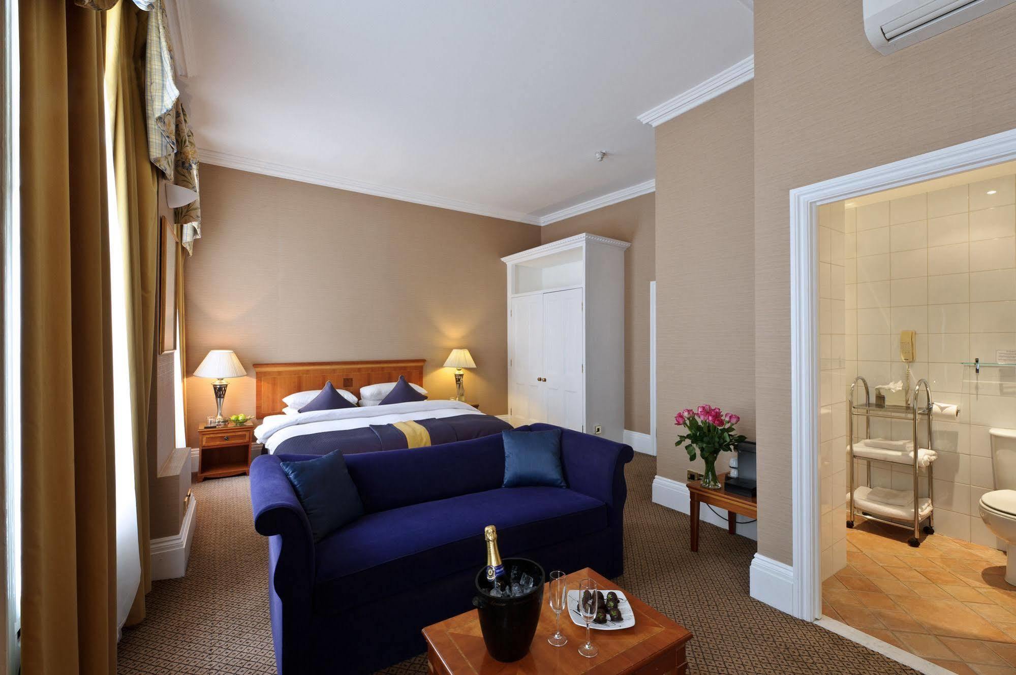 The Academy - Small Luxury Hotels Of The World London Luaran gambar A room at the hotel